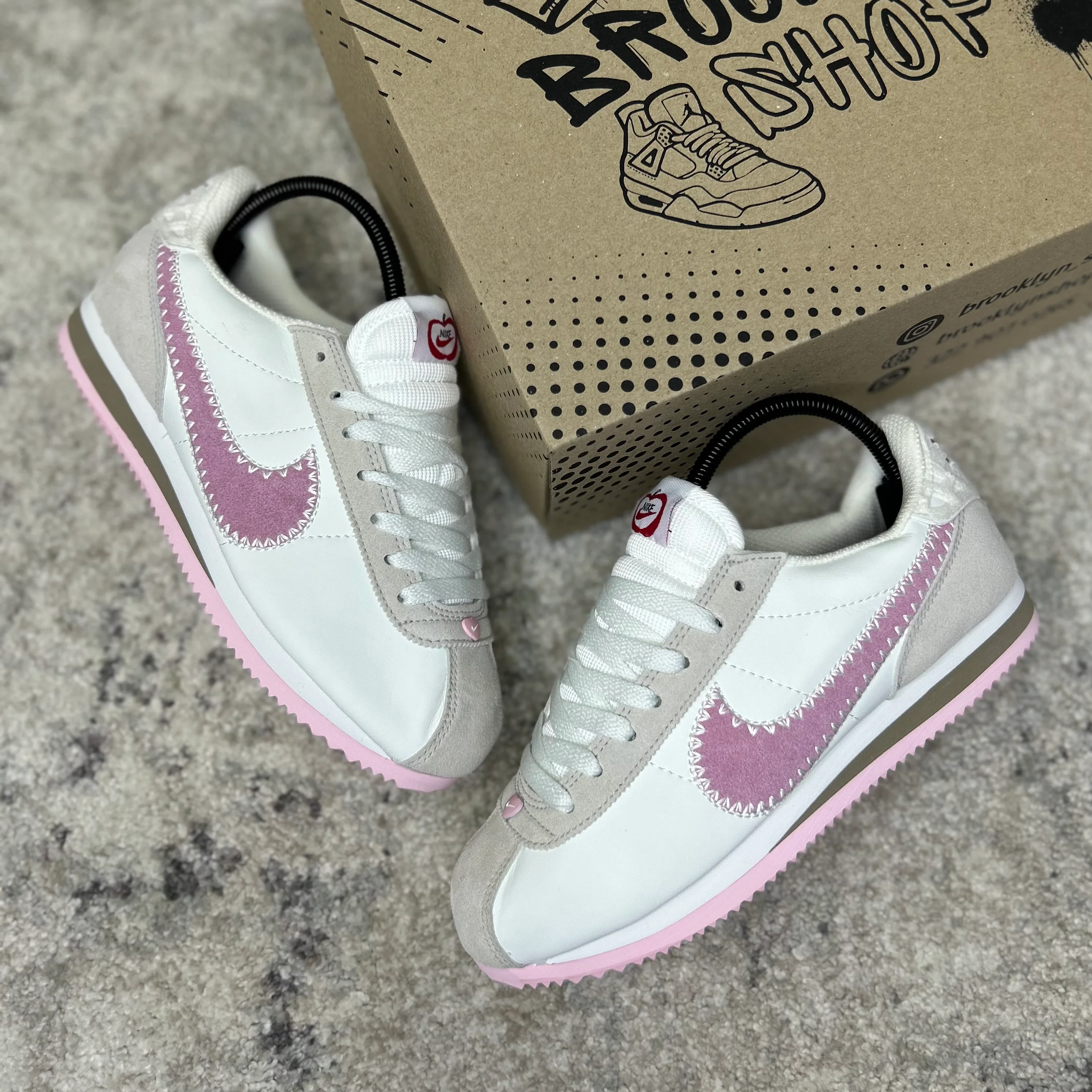 NIKE CORTEZ - Valentine's Day (AAA) - Image 3