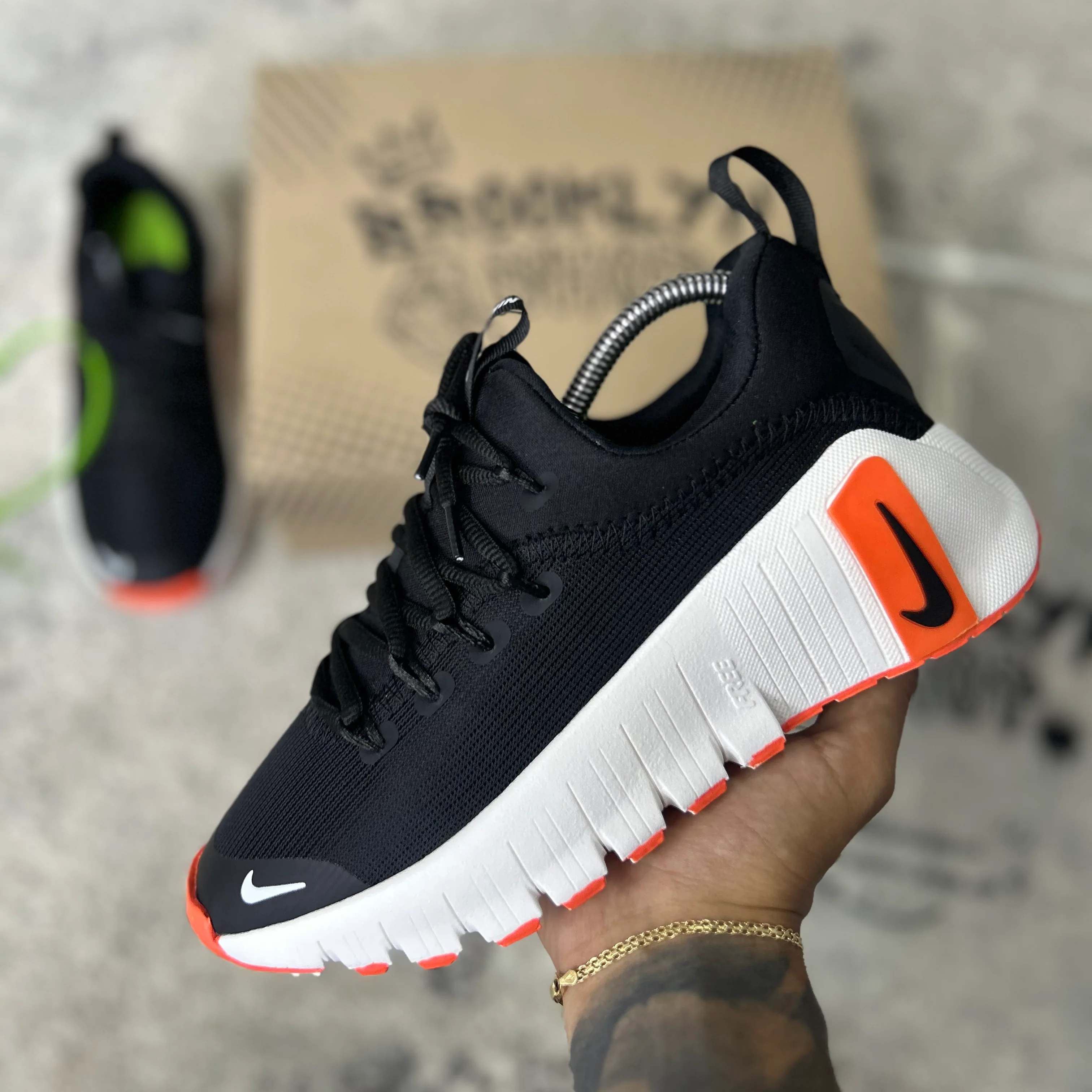 NIKE FREE METCON - 6 - Image 18