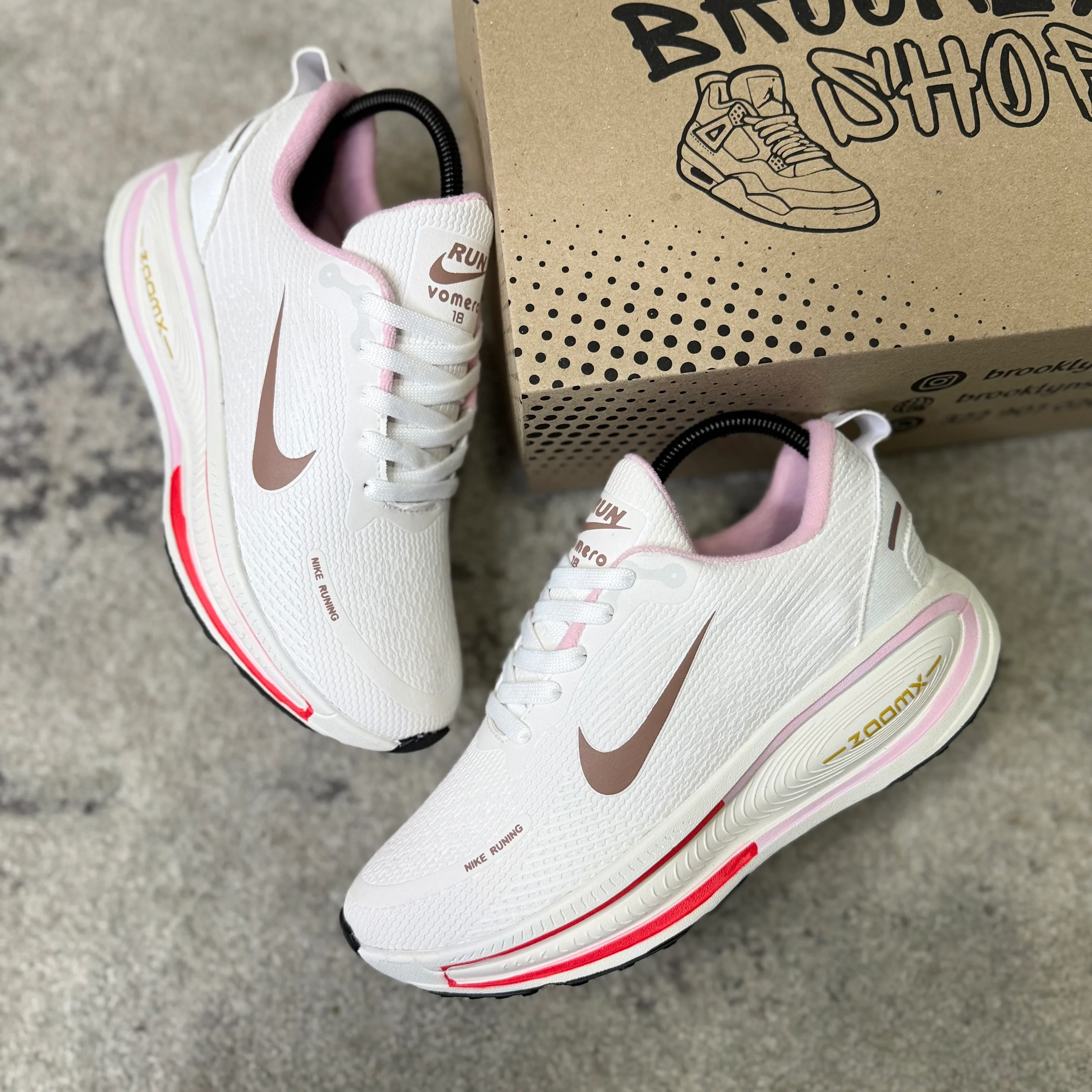 NIKE VOMERO 18 - BEIGE - Image 2