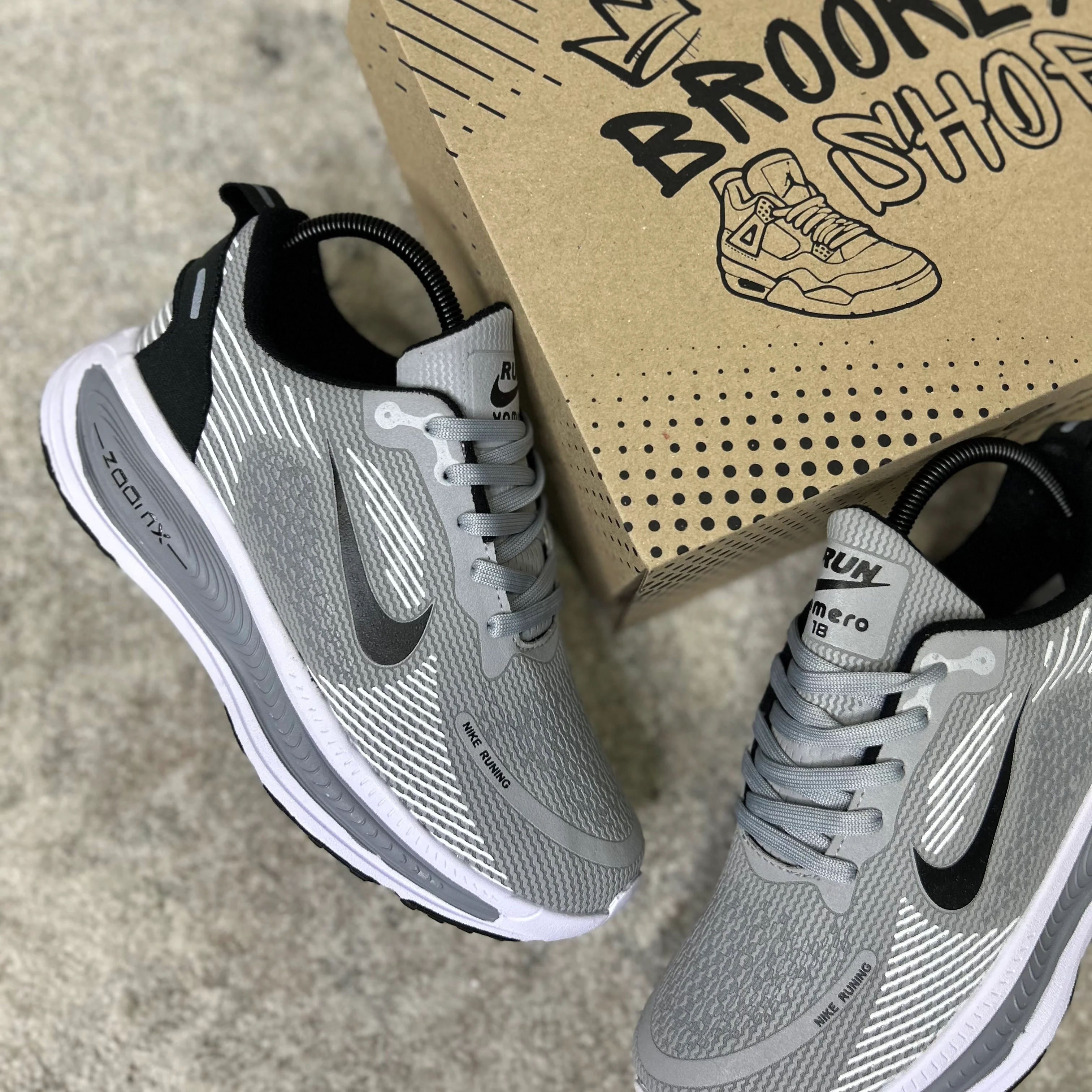 NIKE VOMERO 18 - GRIS - Image 5