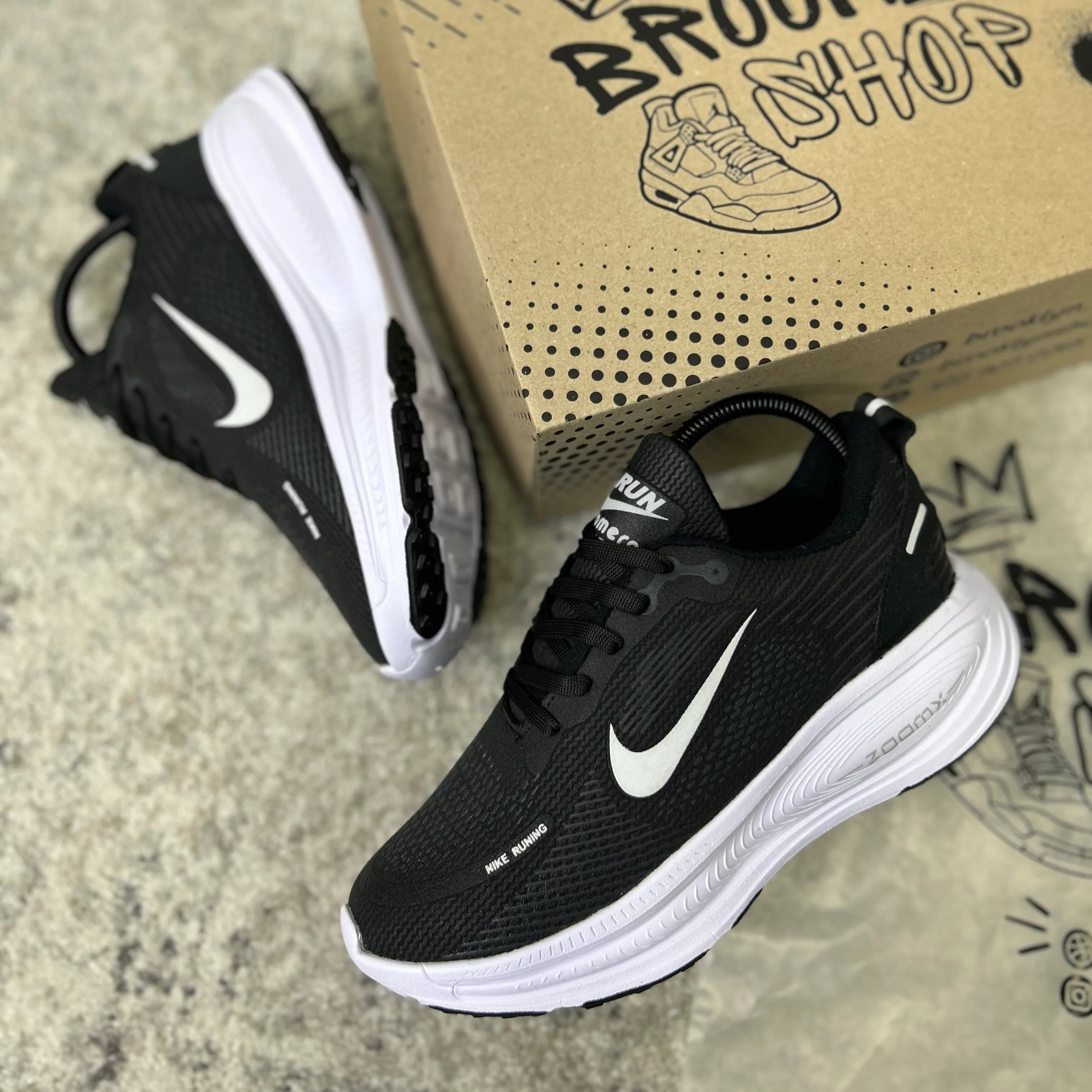 NIKE VOMERO 18 - NEGRO - Image 3